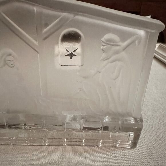 Vintage All the Trimmings embossed crystal nativity scene w silver star. - Picture 3 of 10
